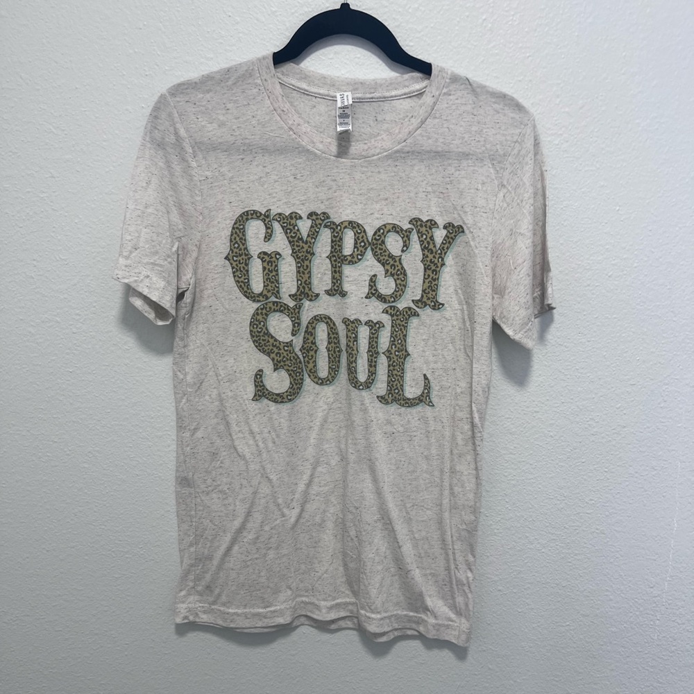 Gypsy Soul Canvas Tan and Leopard Graphic Tee Size Small